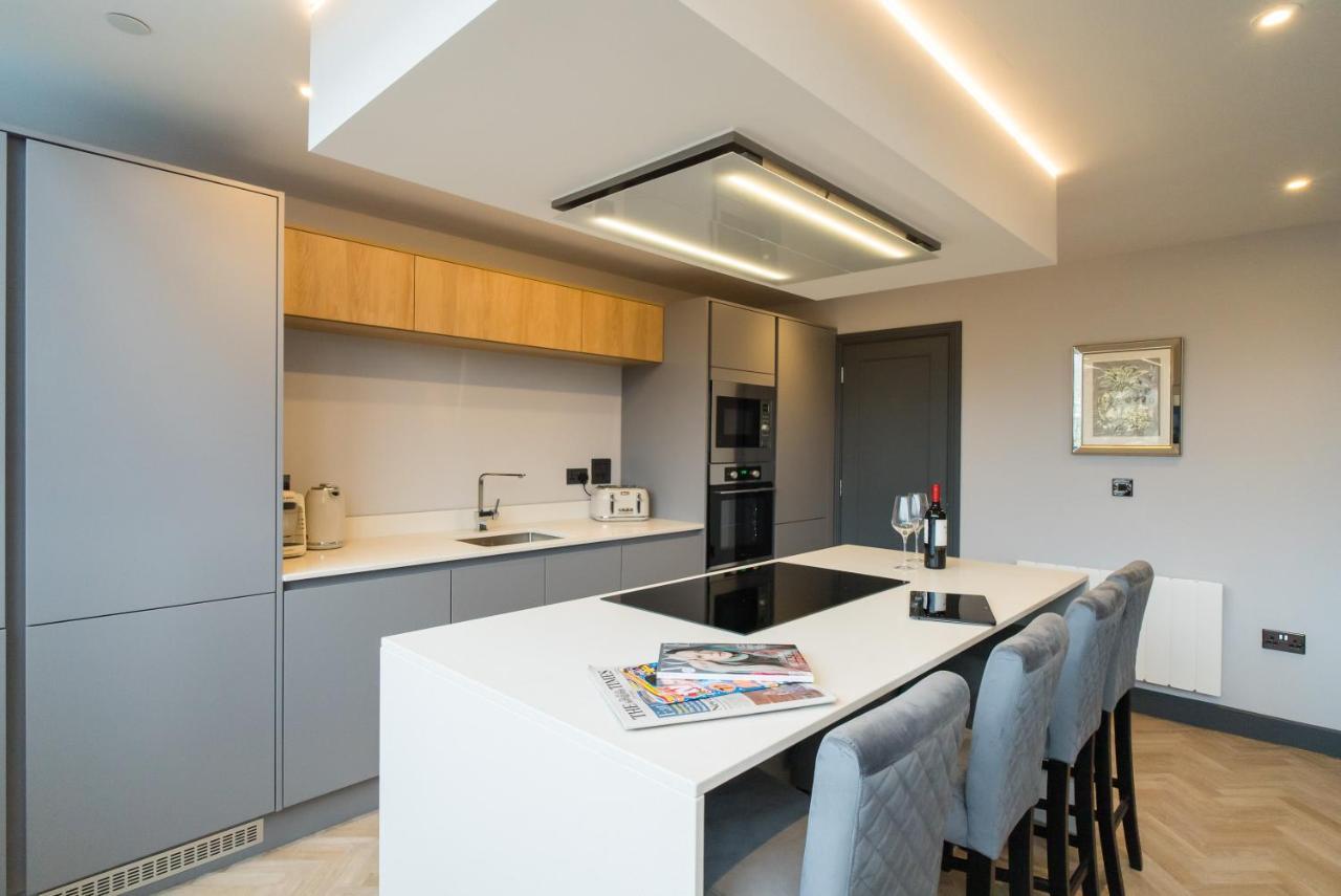 Luxe Apartments, The Moorwell, Parking, Gym - 10Mins Cardiff City Ctr Eksteriør bilde